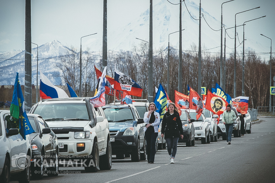 В честь 80-й годовщины Дня Победы на Камчатке провели рекордный автопробег  . . Фотография 27