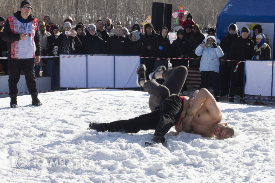 На фестивале «Снежный путь» и Масленице (фоторепортаж). Фото: ИА «Камчатка» \ Игорь Сафончик. Фотография 23