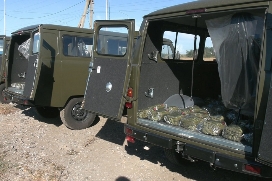 Губернатор Камчатки вручил ключи от новых автомобилей бойцам сводного полка ТОФ. Фото: kamgov.ru. Фотография 2