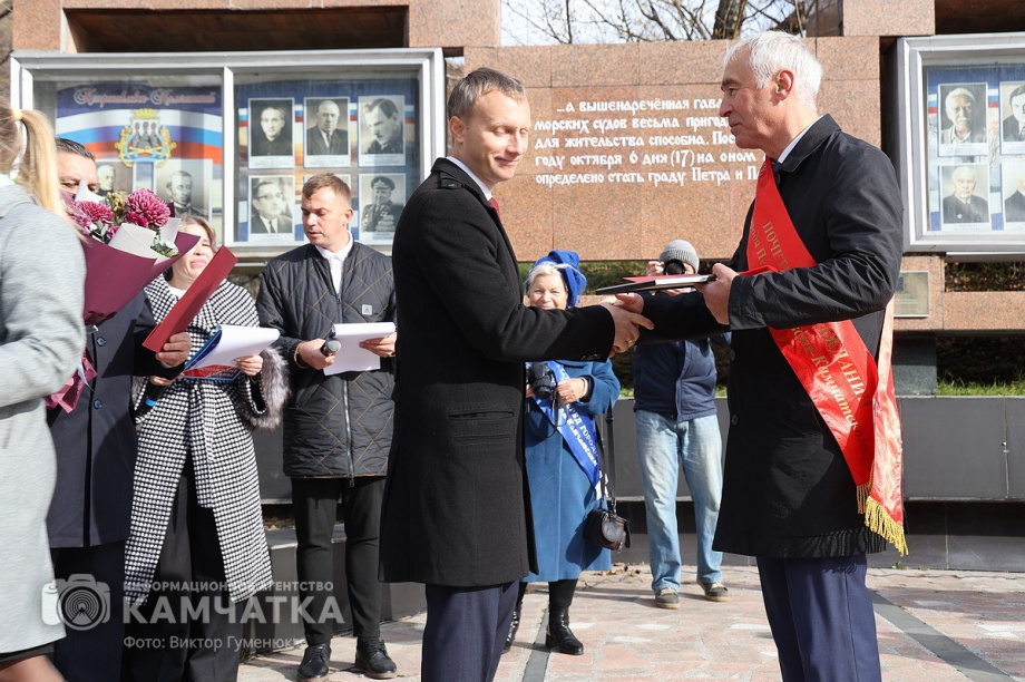 В честь 284-й годовщины со дня основания города в Петропавловске-Камчатском прошли праздничные мероприятия (фоторепортаж). Фото: ИА «Камчатка» \ Виктор Гуменюк. Фотография 84