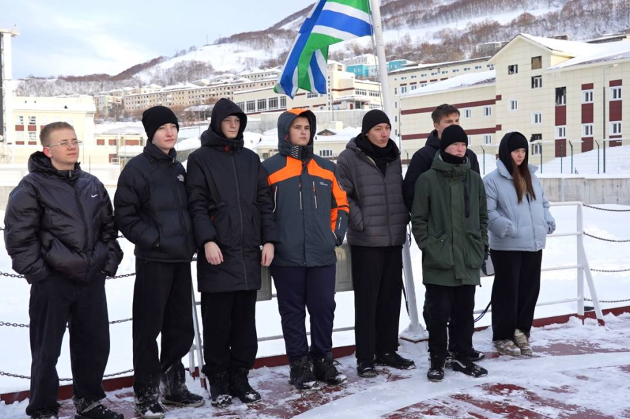 Дети участников СВО посетили патрульный корабль «Камчатка». . Фотография 5