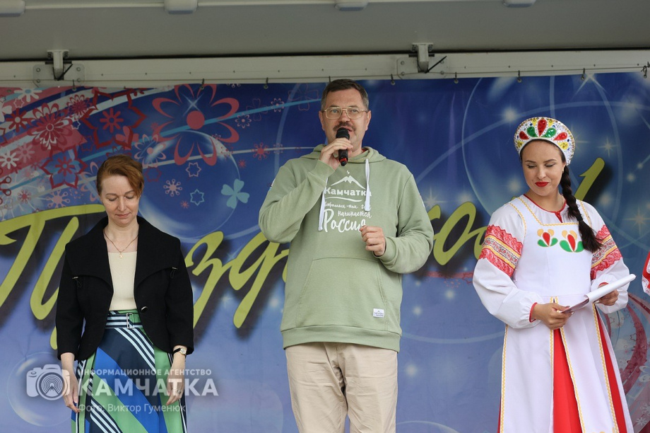 Мы славяне! — народное гуляние в Елизово было ярким и позитивным. Фото: ИА «Камчатка» \ Виктор Гуменюк. Фотография 17