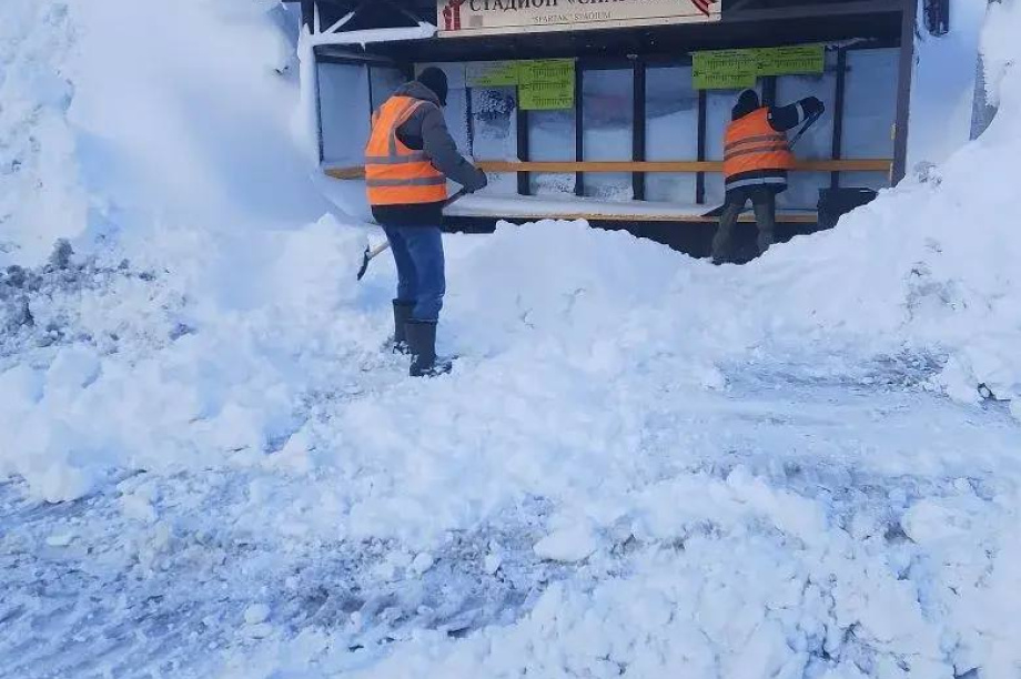 В столице Камчатки расчищают снежные завалы. Фото: ПКГО. Фотография 7
