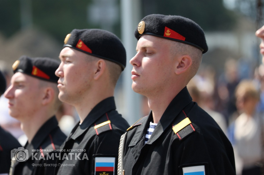 Триколор на главной площади Петропавловска-Камчатского - главный герой и триумфатор  . Фото: ИА «Камчатка» \ Виктор Гуменюк. Фотография 30