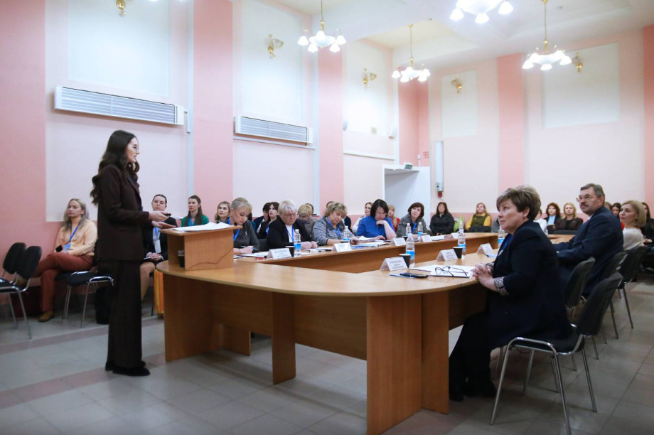 На Камчатке стартовал очный этап краевого конкурса «Год учителя закончился, век учителя настал!». Фото: Заксобрание Камчатского края. Фотография 3