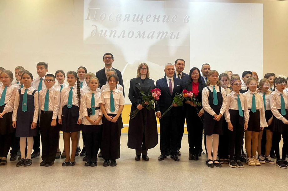 Дипломатические классы открылись в одной из школ столицы Камчатки. Фото: администрация ПКГО