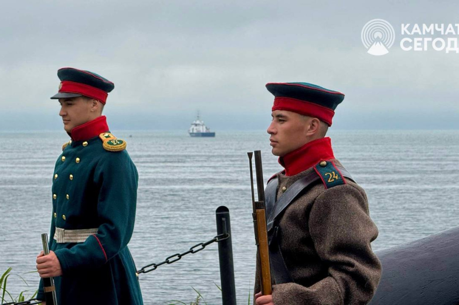 На Камчатке отметили годовщину Победы над англо-французской эскадрой. . Фотография 9