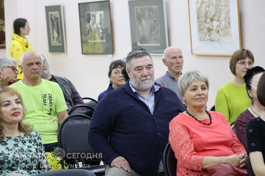 Открытие персональной выставки художника Владимира Заочного «Ах, эта графика». Фоторепортаж. . Фотография 6