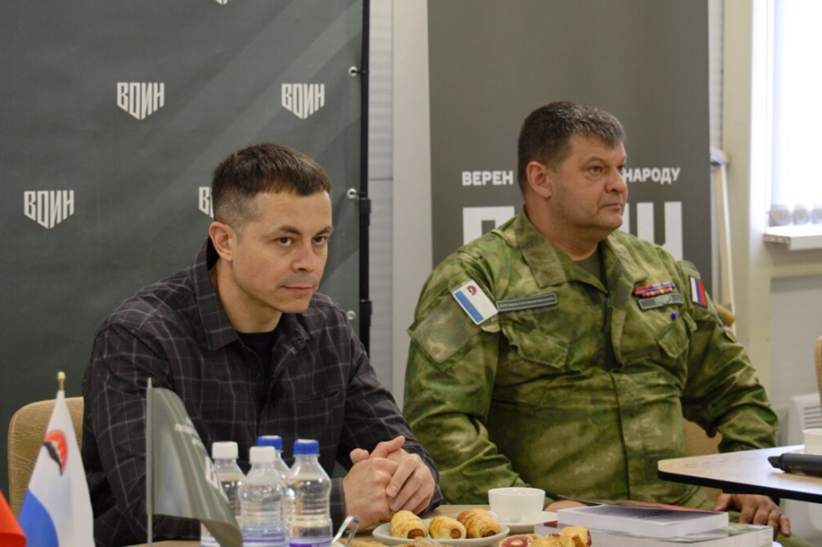 Сергей Меркулов показал раненым бойцам центр «ВОИН». Фото: kamgov.ru. Фотография 1