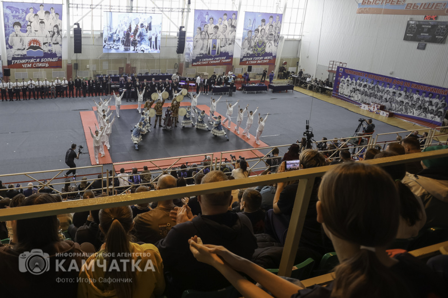 На Камчатке состоялся Чемпионат и первенство ДФО по каратэ-киокусинкай (фоторепортаж). Фото: «Камчатка Сегодня» \ Игорь Сафончик. Фотография 12
