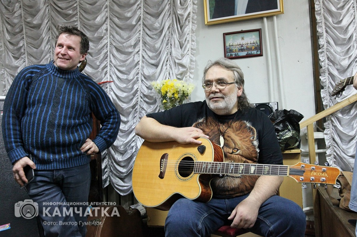 Камчатцы отмечают международный день бардовской песни. Фотоподборка. Фото: Виктор Гуменюк. Фотография 9
