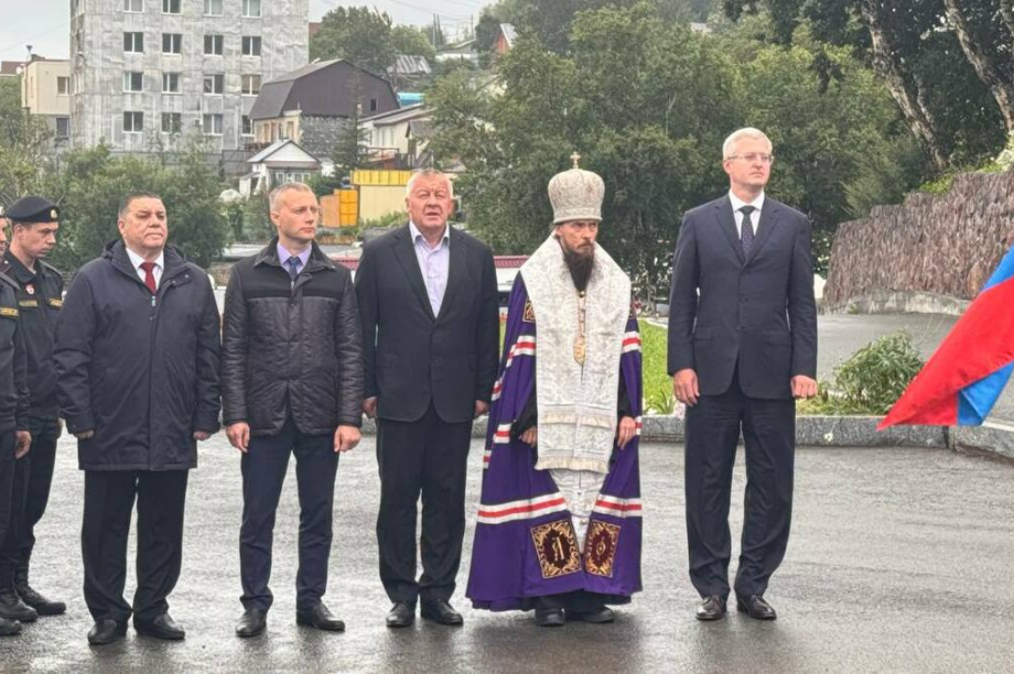 Бюст адмирала Ушакова установили на Камчатке . Фото: kamgov.ru. Фотография 2