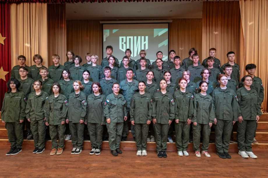 Школьники Петропавловска приняли Клятву курсанта «ВОИНа». Фото: kamgov.ru. Фотография 1