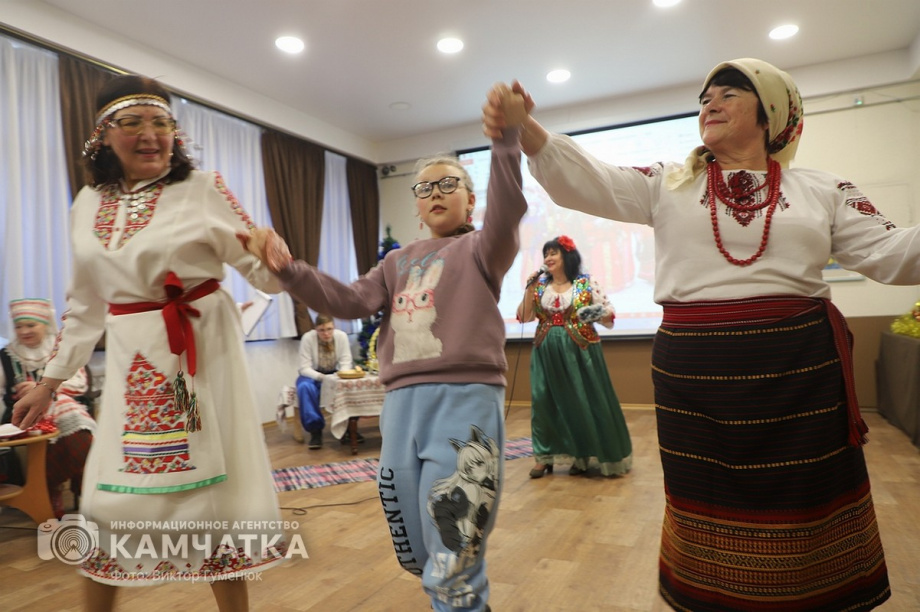 Святочные традиции вспоминали в краевой библиотеке Камчатки. Фото: Виктор Гуменюк. Фотография 2