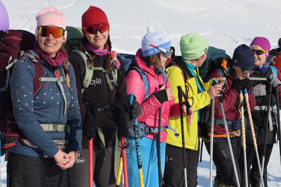 Лыжный поход в честь 8 Марта от турклуба «Медведь». Фото: «Камчатка Сегодня» \ Игорь Сафончик. Фотография 7