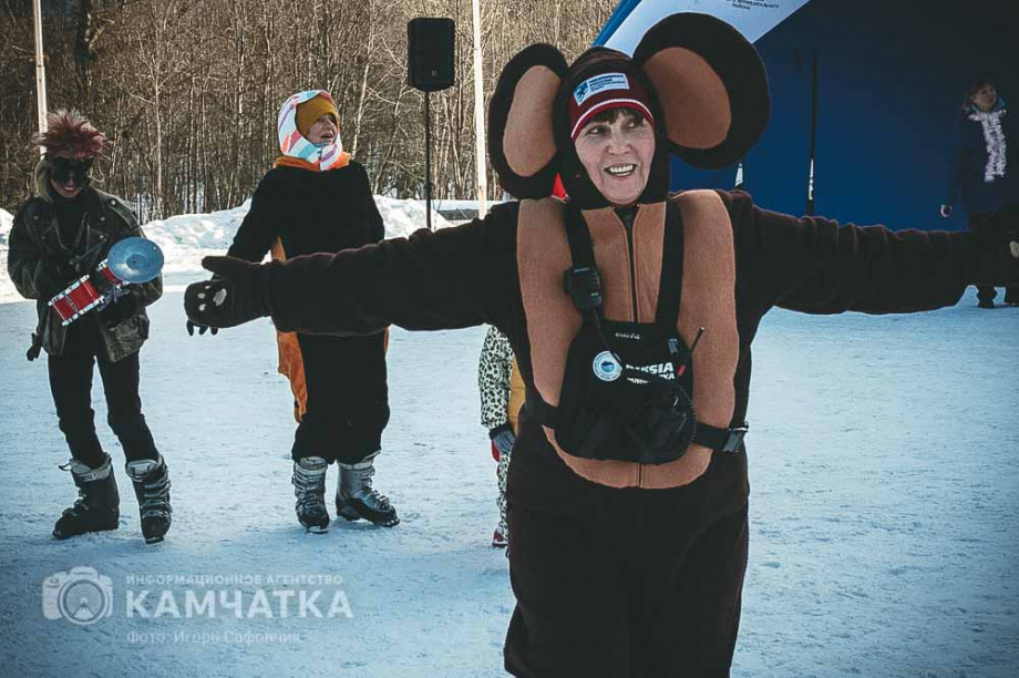 Горнолыжники устроили карнавальный заезд на «Морозке» в Елизово. Фото: ИА «Камчатка». Фотография 32