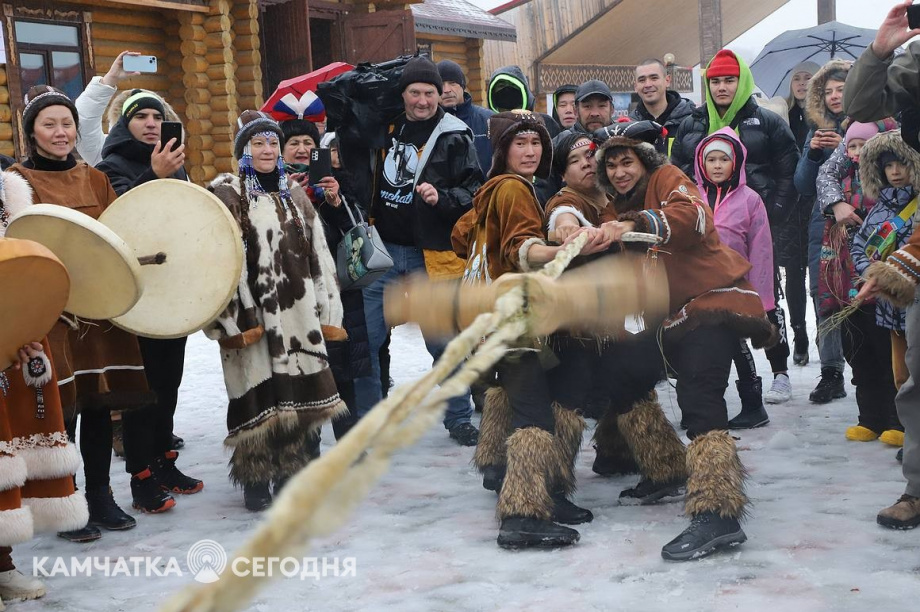 Корякский обрядовый праздник Хололо отметили в Петропавловске-Камчатском. Фоторепортаж. Фото: Виктор Гуменюк\ИА "Камчатка". Фотография 21