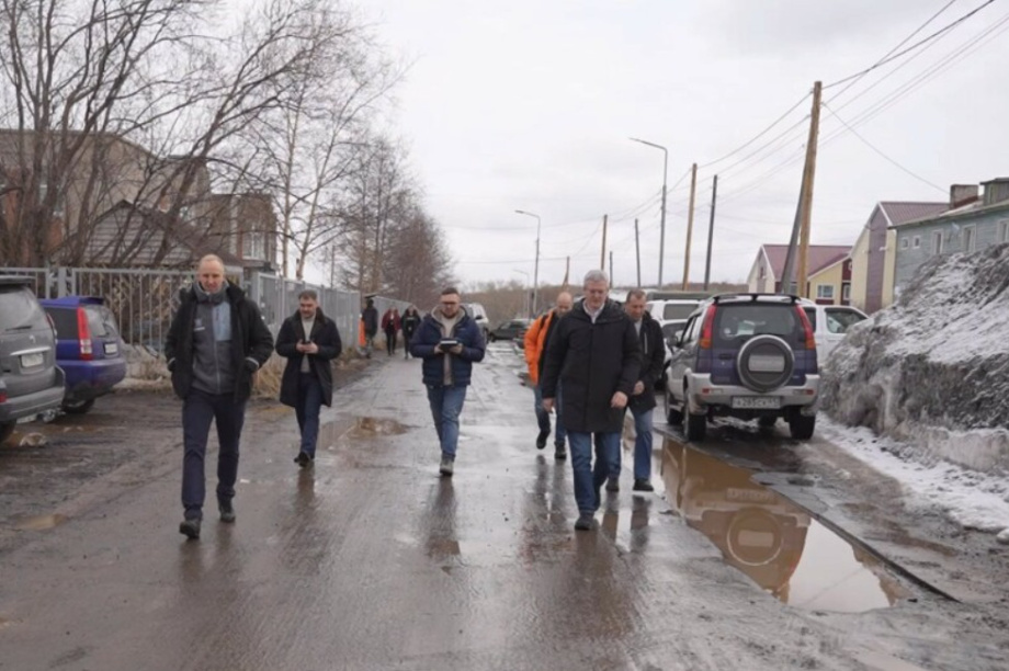 Глава Камчатки лично проверил качество ремонта дорог в Ключах. Фото: kamgov.ru. Фотография 1