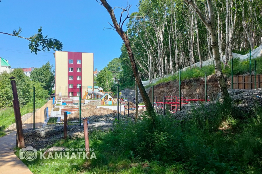Прокуратура разобралась в причинах обрушения подпорной стенки в Петропавловске. Фото: Олеся Сурина. Фотография 1