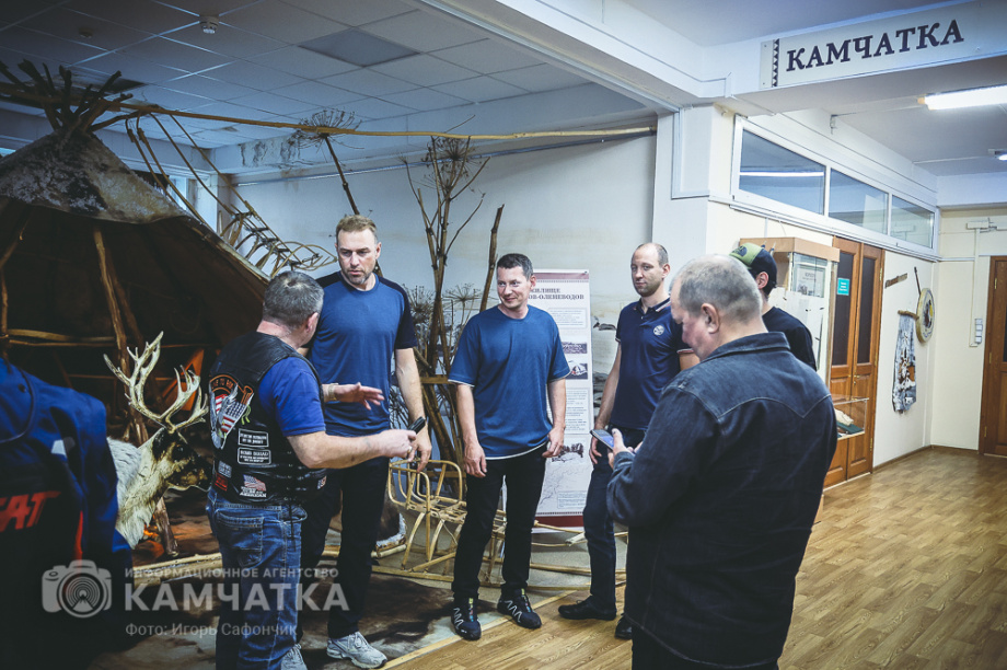 Российский мотопутешественник представил на Камчатке премьеру своего фильма о Командорах. Фото: «Камчатка Сегодня» \ Игорь Сафончик+. Фотография 2