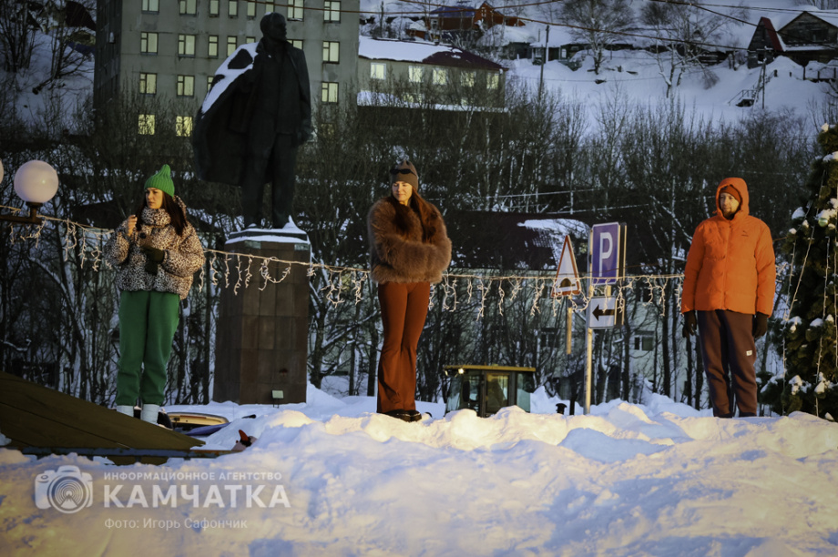 В Петропавловске-Камчатском продолжаются новогодние развлечения (фоторепортаж). Фото: «Камчатка Сегодня» \ Игорь Сафончик. Фотография 32