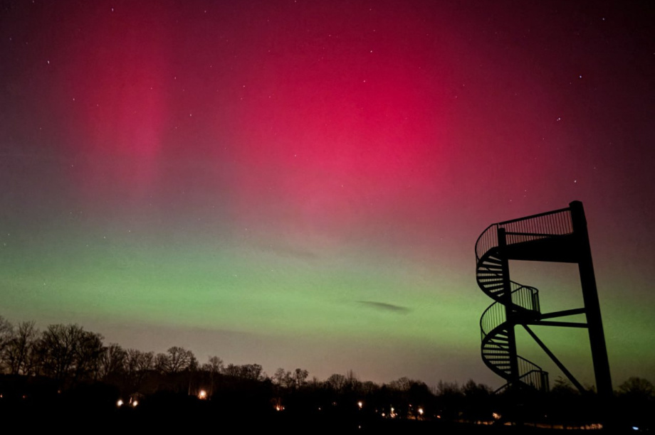 Северное сияние зафиксировано в Петропавловске-Камчатском. . Фотография 6