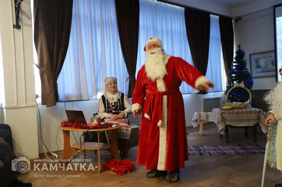 Святочные традиции вспоминали в краевой библиотеке Камчатки. Фото: Виктор Гуменюк. Фотография 17