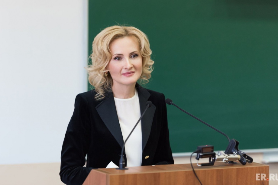Ирина Яровая вновь избрана на высокий пост вице-спикера Госдумы в новом созыве. 