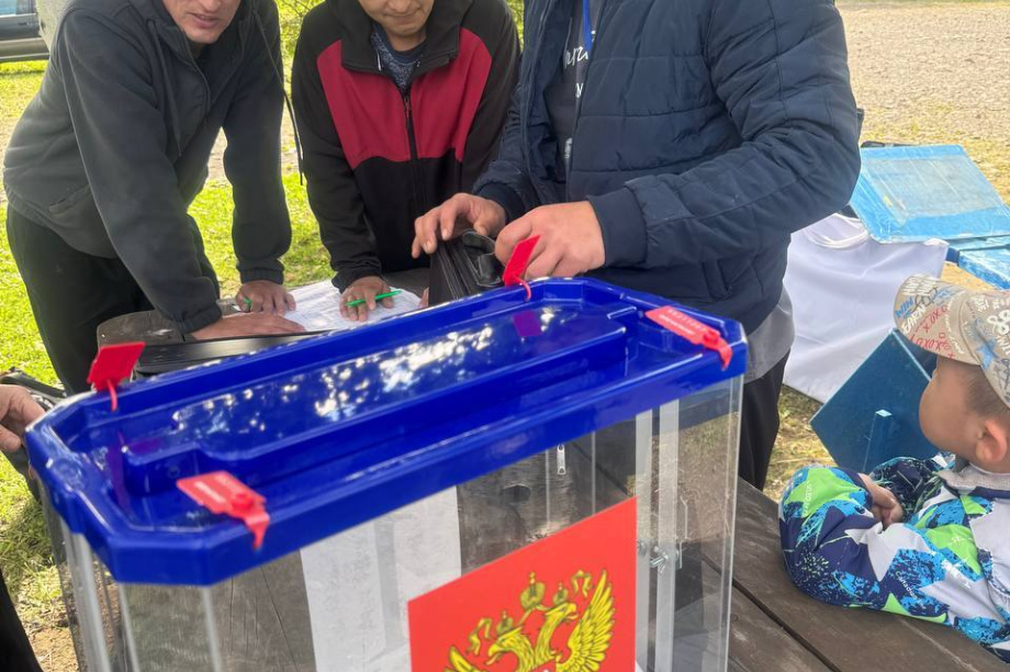 Досрочное голосование проходит в отдалённых районах Камчатки. фото: Избирательная комиссия Камчатского края. Фотография 2