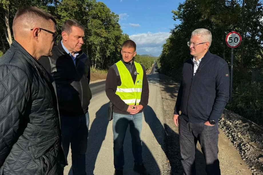 В Петропавловске-Камчатском асфальтируют дорогу к микрорайону Долиновка. Фото: kamgov.ru. Фотография 1