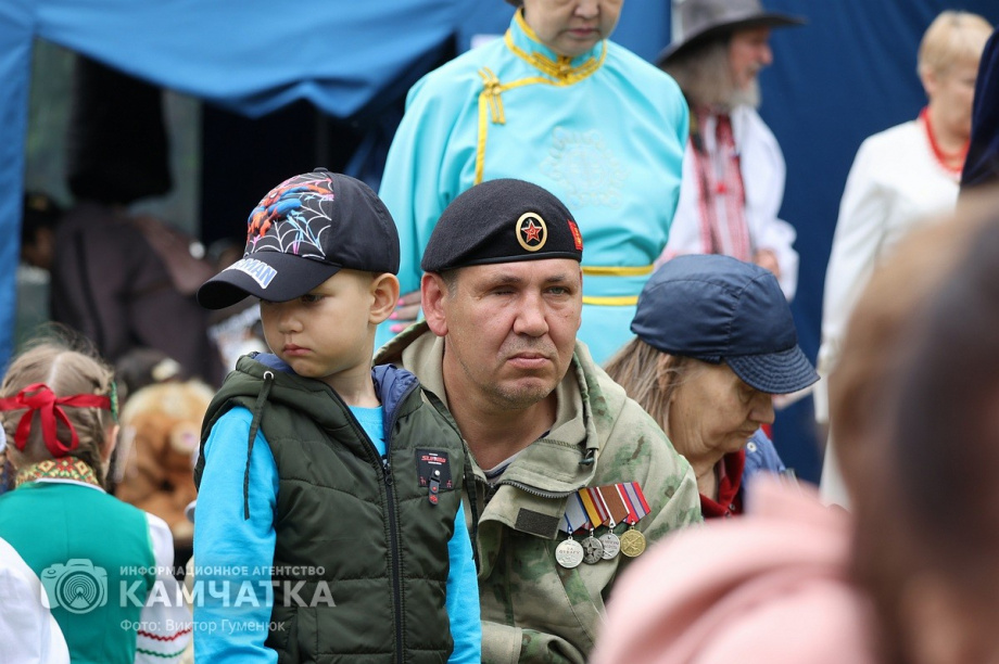 Мы славяне! — народное гуляние в Елизово было ярким и позитивным. Фото: ИА «Камчатка» \ Виктор Гуменюк. Фотография 18