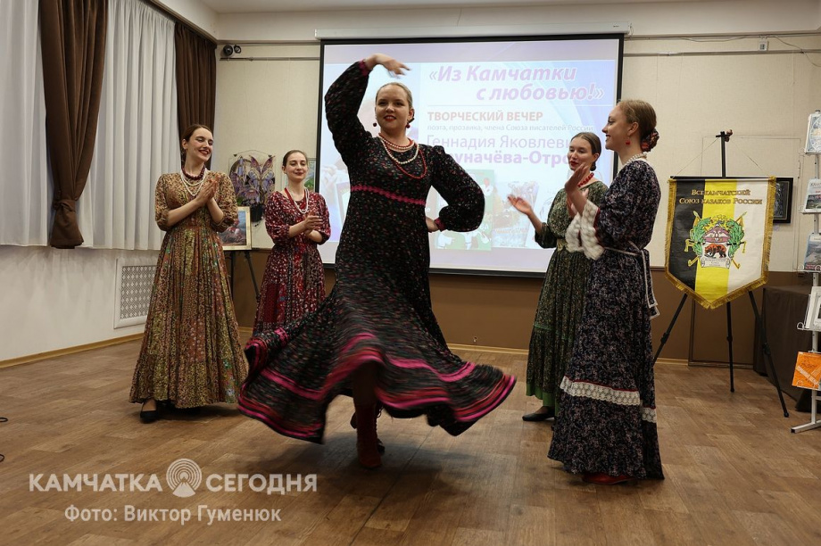 Юбилейный творческий вечер писателя Геннадия Струначева-Отрока. Фоторепортаж . Фото: Виктор Гуменюк. Фотография 19