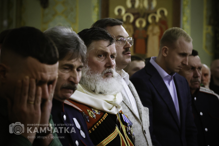 Рождественская служба в соборе Святой Троицы на Камчатке (фоторепортаж). Фото: «Камчатка Сегодня» \ Игорь Сафончик. Фотография 52