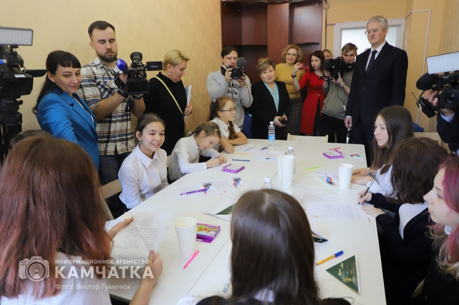 Штаб общественной поддержки открыт в краевой столице Камчатки. Фото:Виктор Гуменюк. Фотография 86