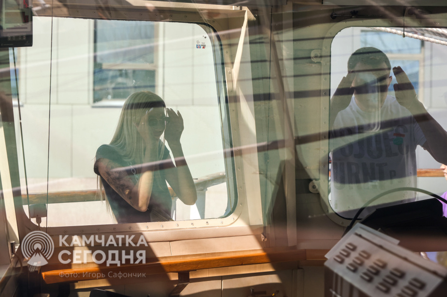 Парусник «Надежда» пригласил на борт жителей Петропавловска-Камчатского. Фото: ИА «Камчатка» \ Игорь Сафончик. Фотография 30