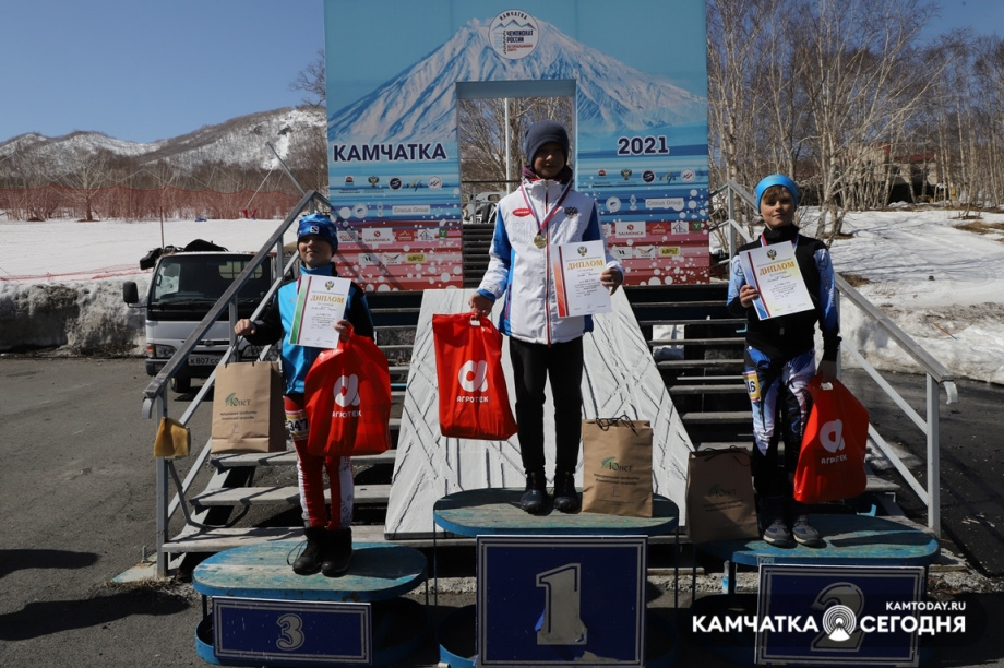 Ски-альпинисты завешают сезон. Фото: Виктор Гуменюк / информационное агентство "Камчатка". Фотография 24