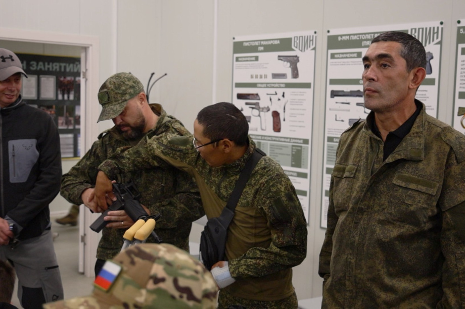 Сергей Меркулов показал раненым бойцам центр «ВОИН». Фото: kamgov.ru. Фотография 6
