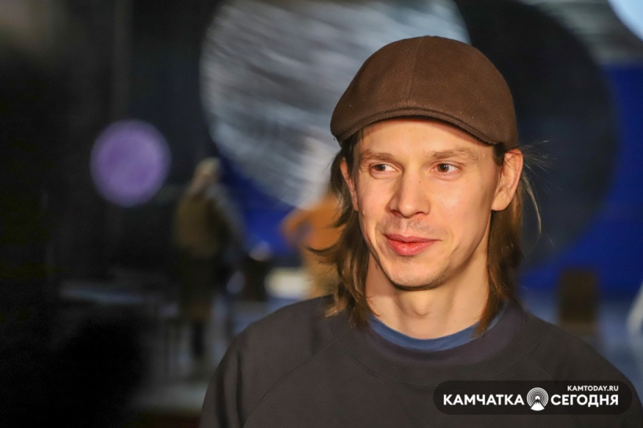 Премьера спектакля «Свои люди» состоится на Камчатке. Фото: Виктор Гуменюк. Фотография 17