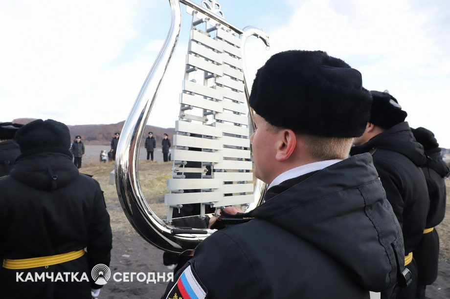 Арт-объект «Карильон Тихого» открыли на берегу бухты на Камчатке. Фоторепортаж. . Фотография 5