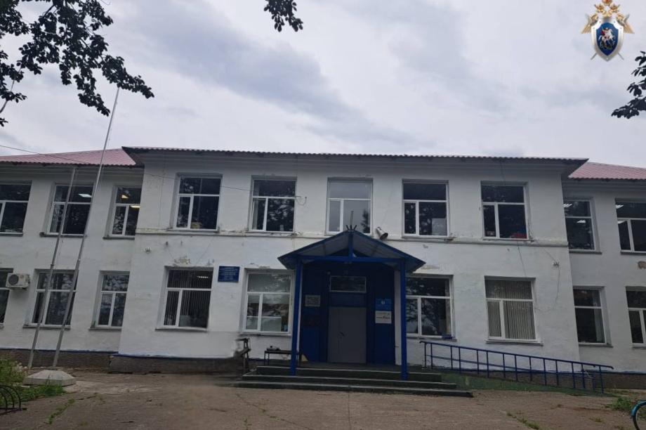 На Камчатке возбудили дело после гибели разнорабочего при падении с крыши. Фото: СУ СК России по Камчатскому краю. Фотография 1