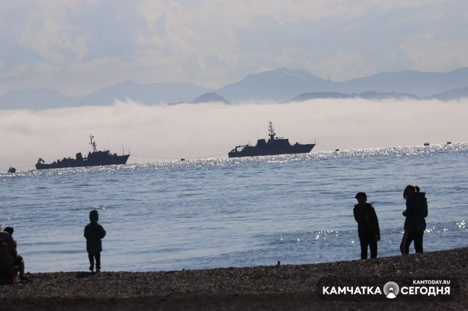 Авачинская бухта в преддверии Дня ВМФ. Фото: Виктор Гуменюк / информационное агентство "Камчатка". Фотография 12