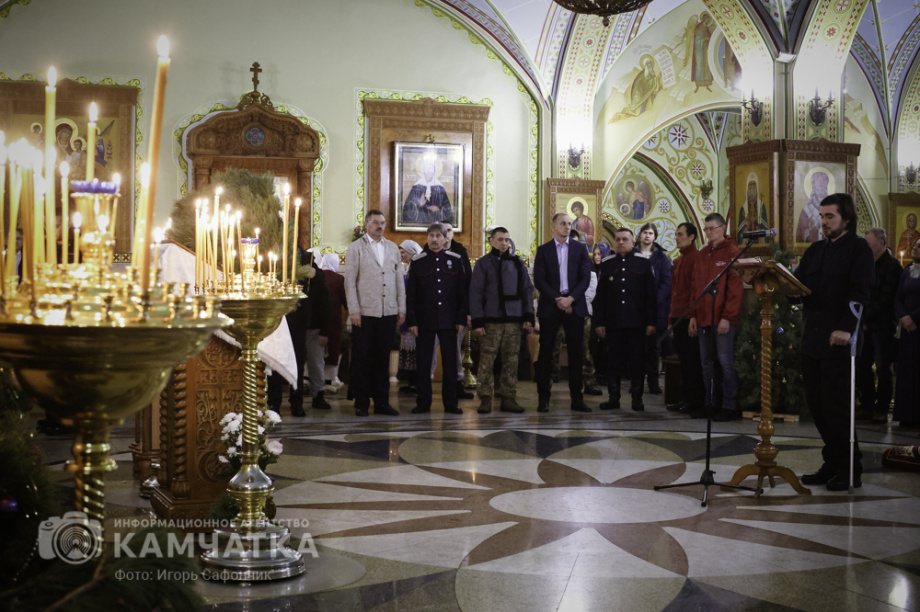 Рождественская служба в соборе Святой Троицы на Камчатке (фоторепортаж). Фото: «Камчатка Сегодня» \ Игорь Сафончик. Фотография 12