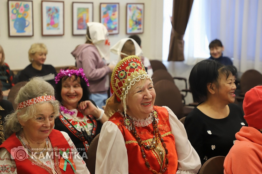 Святочные традиции вспоминали в краевой библиотеке Камчатки. Фото: Виктор Гуменюк. Фотография 45