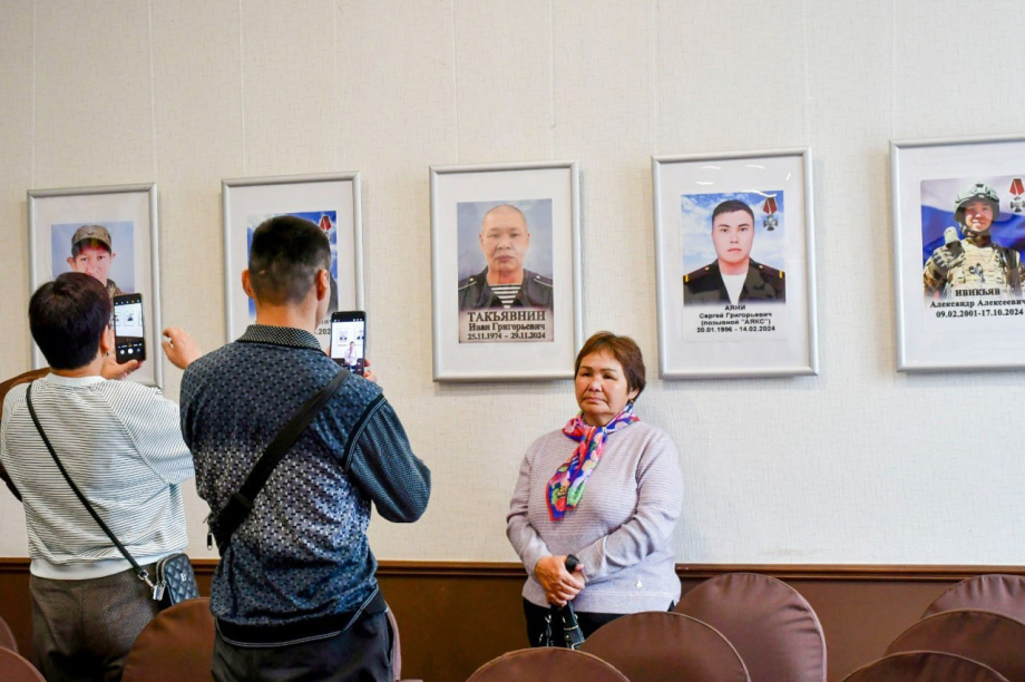 В Петропавловске-Камчатском открылась выставка «Твои герои, Корякия». . Фотография 1