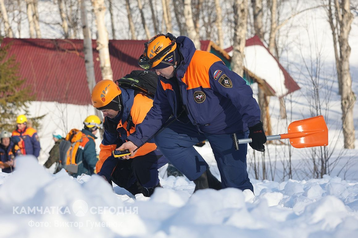 Тренировка по поиску людей в лавинах на Камчатке. Фоторепортаж. Фото: Виктор Гуменюк/ИА "Камчатка". Фотография 13