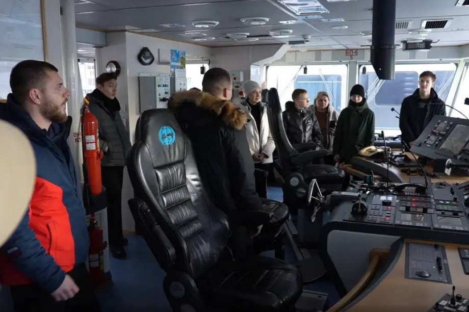 Более 2800 детей участников СВО на Камчатке пригласили на майские праздники. . Фотография 3