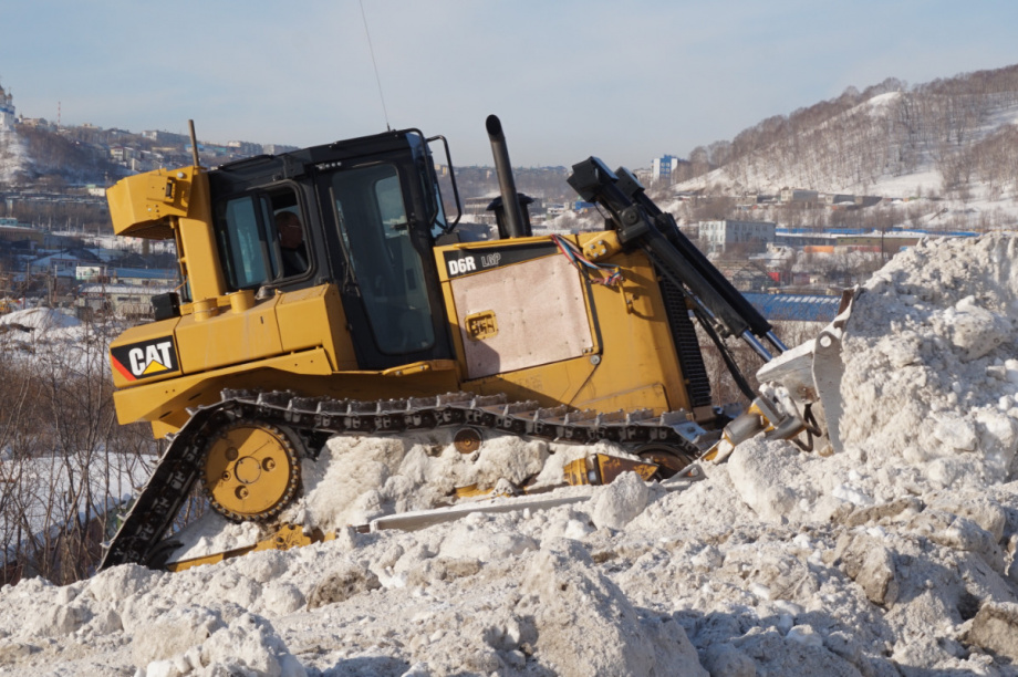 Снег необходимо вывозить — мэрия Петропавловска-Камчатского предупреждает «управляйки» и подрядчиков. Фото: мэрия ПКГО. Фотография 3