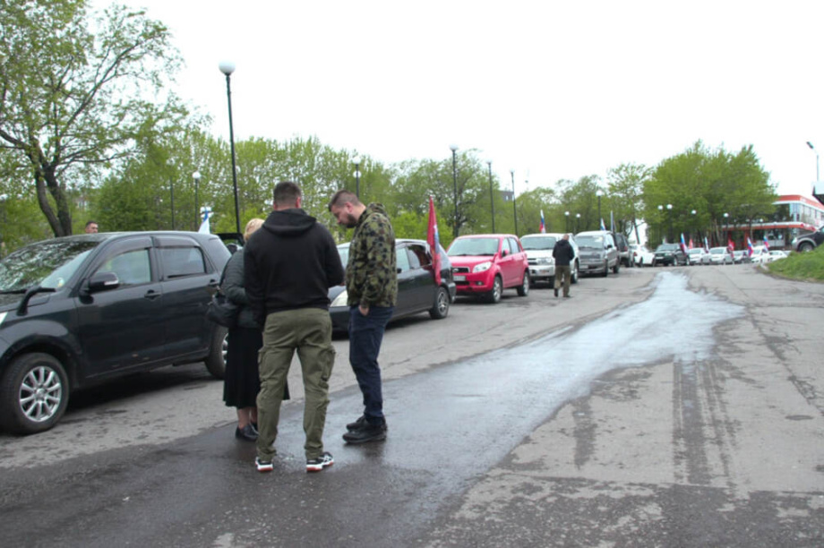 На Камчатке прошел автопробег в поддержку бойцов СВО. Фото: kamgov.ru. Фотография 3