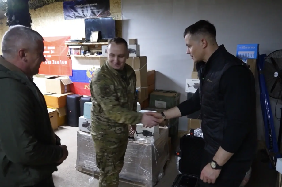 Камчатские морпехи 40-й бригады получили новую партию дронов и средств связи. . Фотография 3