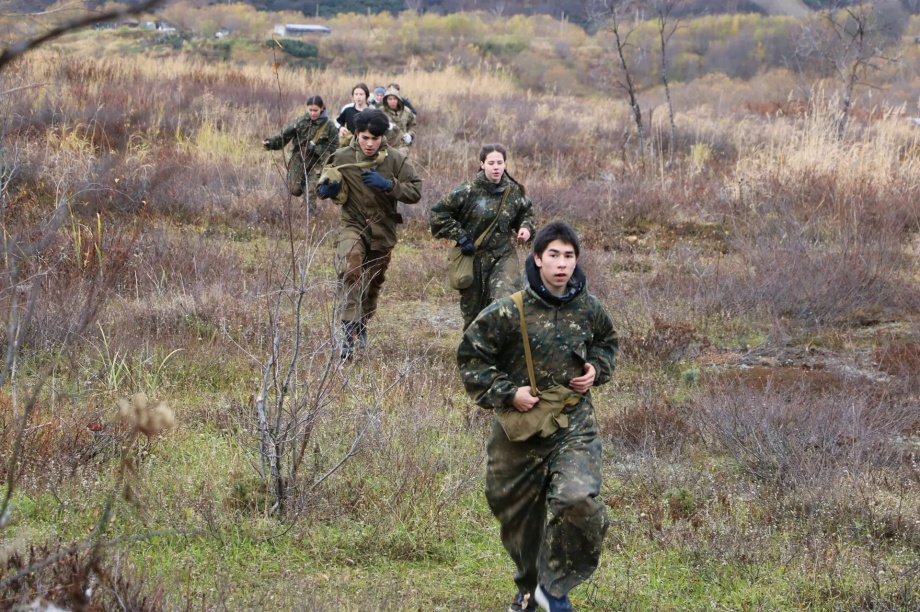 В Палане прошла военно-спортивная игра «Осенние зори». Фото: Клуб "Беркут". Фотография 5